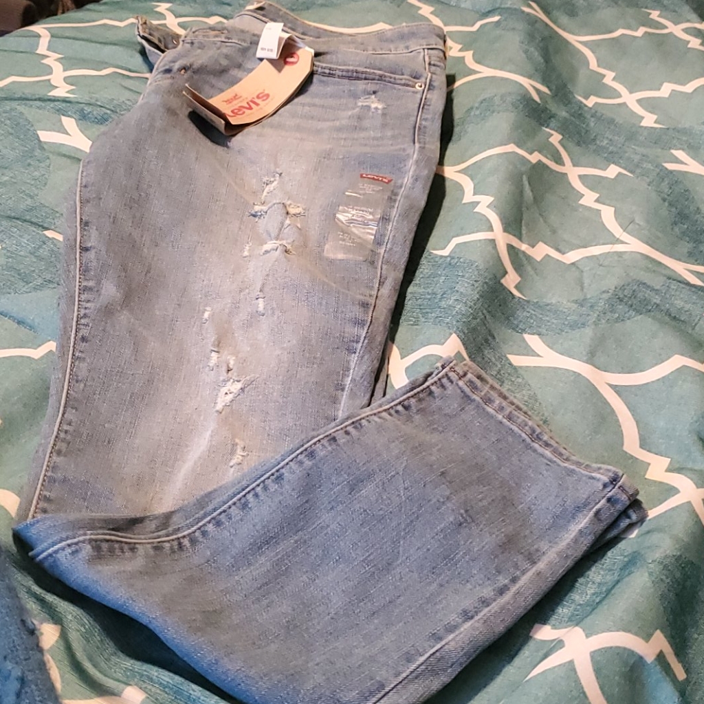 711 Skinny Levi